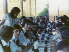 1976-Moldavien-UdSSR-Mittag-in-Weinlokal-1_1920px