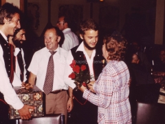 1981-Begruessung-Fam.-Gyaki.1_1920px